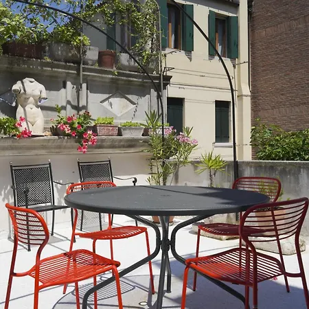 Family Apartment With Terrace Venice Historical Center-3